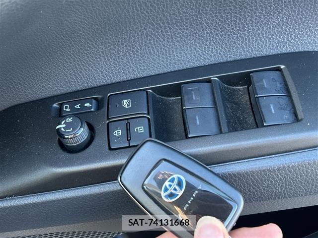 Toyota CAMRY 2023 8885439-12