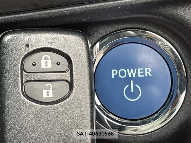 Toyota AQUA 2017 8705742-7