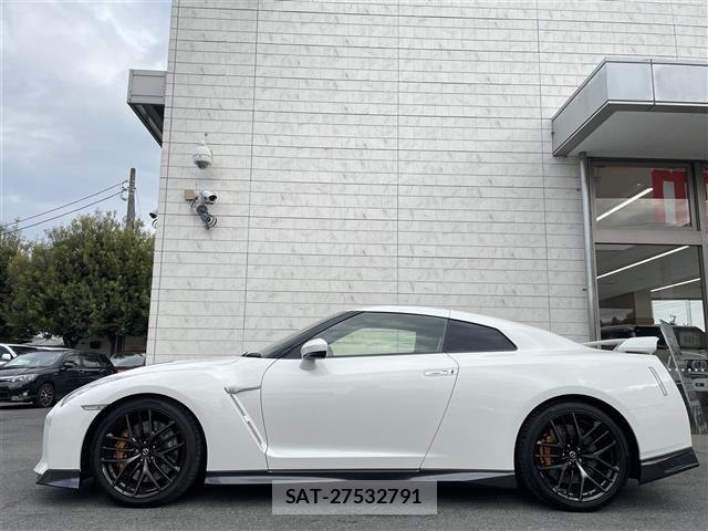 Nissan GT-R 2017 8908268-17