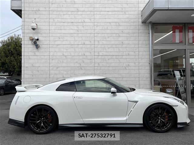 Nissan GT-R 2017 8908268-18