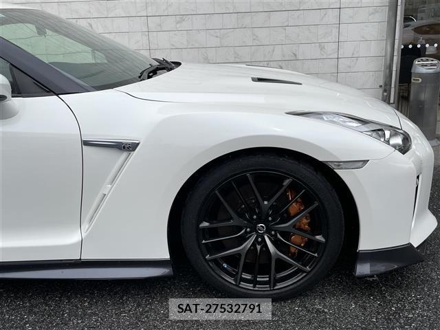 Nissan GT-R 2017 8908268-3
