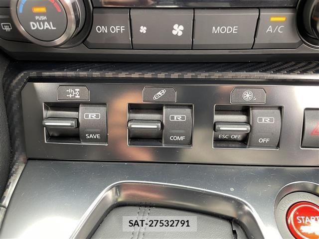Nissan GT-R 2017 8908268-4