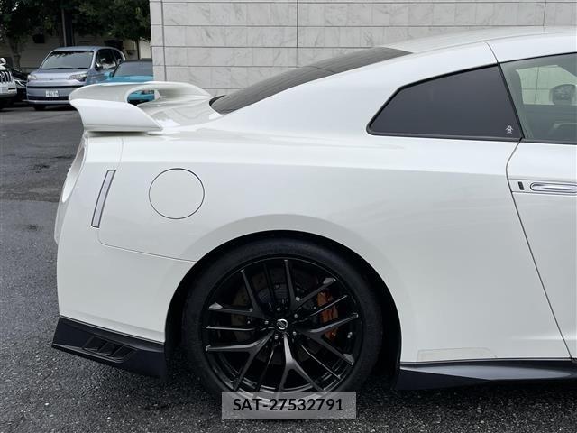 Nissan GT-R 2017 8908268-7