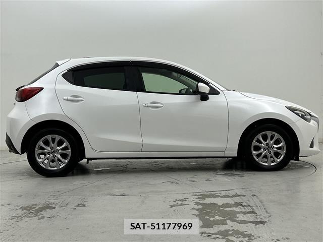 Mazda DEMIO 2015 8908049-2