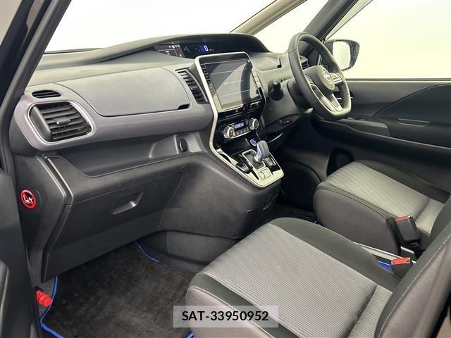 Nissan SERENA 2022 8927421-2