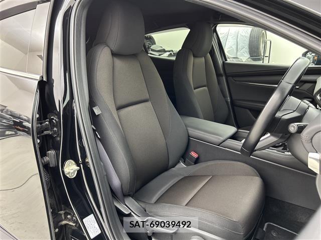 Mazda MAZDA3 2021 8909338-11