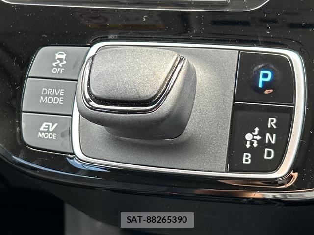 Toyota AQUA 2022 8705750-1