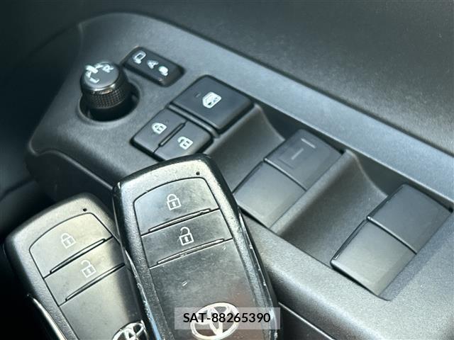 Toyota AQUA 2022 8705750-11