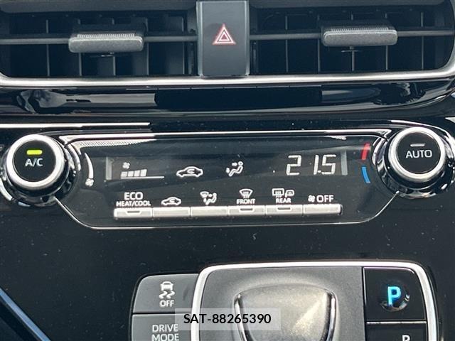 Toyota AQUA 2022 8705750-22
