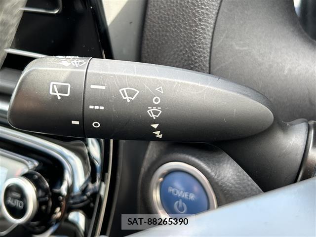 Toyota AQUA 2022 8705750-23