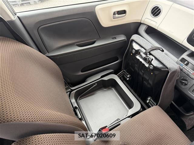 Suzuki MR WAGON 2014 8903321-22