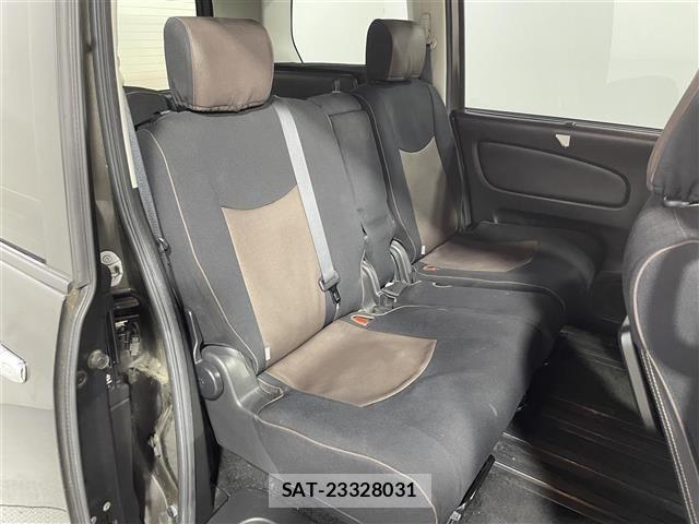 Nissan SERENA 2014 8672044-6