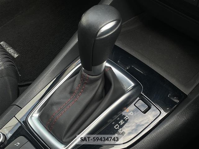 Mazda AXELA 2014 8911751-10