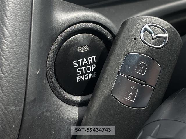 Mazda AXELA 2014 8911751-2