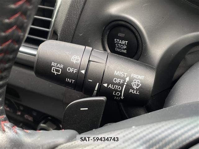 Mazda AXELA 2014 8911751-3