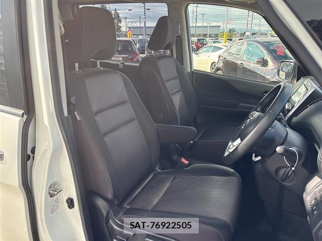 Nissan SERENA 2018 8927437-4