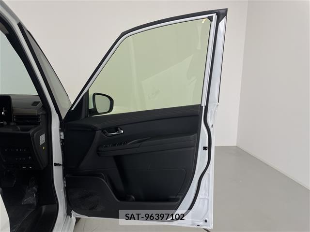 Nissan SERENA 2024 8672045-6
