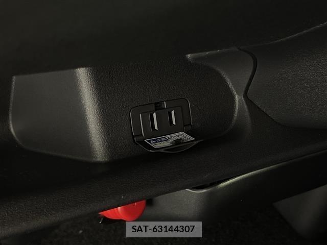 Toyota HIACE VAN 2025 8870296-11