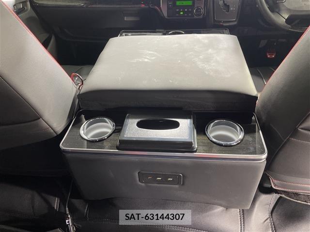 Toyota HIACE VAN 2025 8870296-12