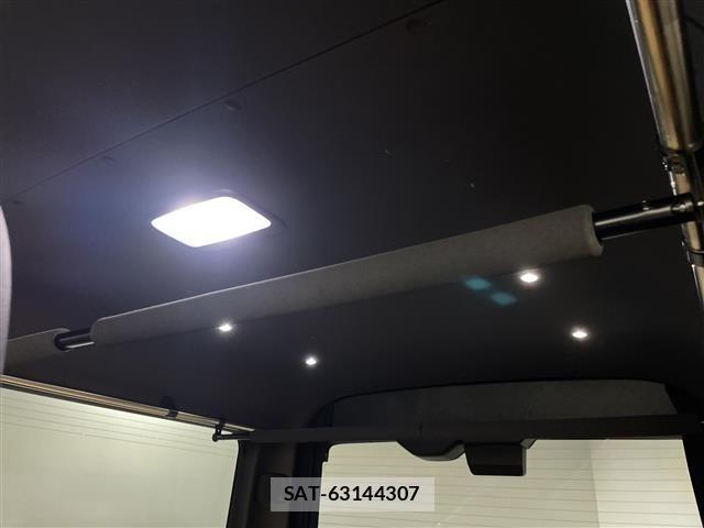 Toyota HIACE VAN 2025 8870296-20