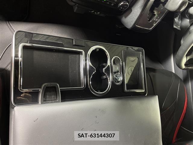 Toyota HIACE VAN 2025 8870296-22