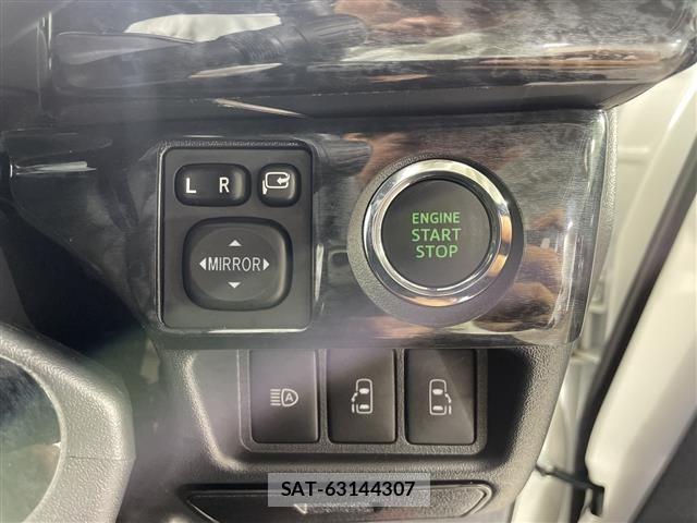 Toyota HIACE VAN 2025 8870296-3