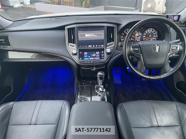Toyota CROWN 2018 8937668-14