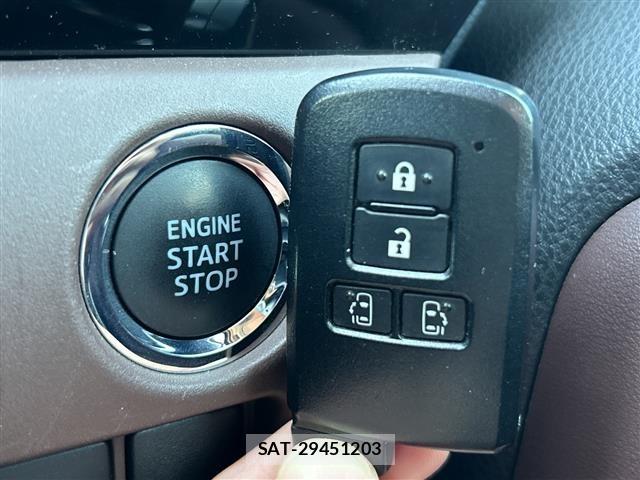 Toyota ESQUIRE 2015 8908860-10