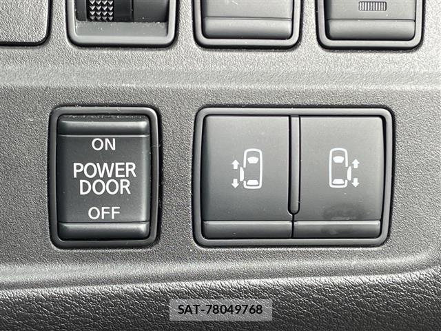 Nissan SERENA 2018 8927456-17