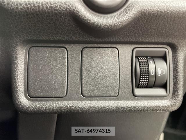 Nissan NOTE 2013 8912979-10