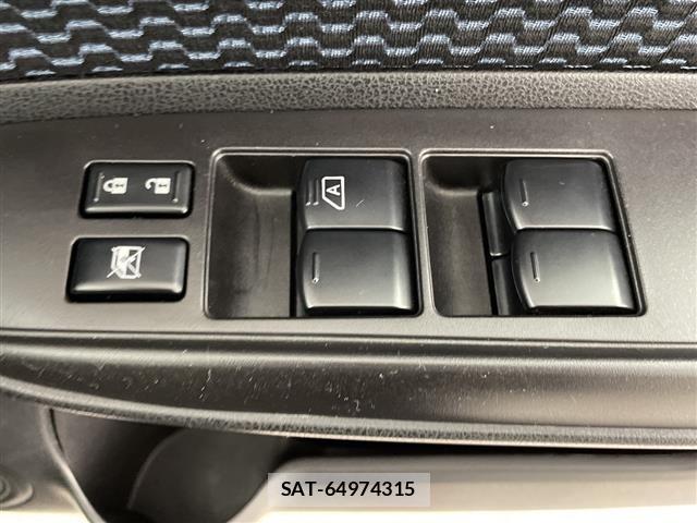 Nissan NOTE 2013 8912979-8