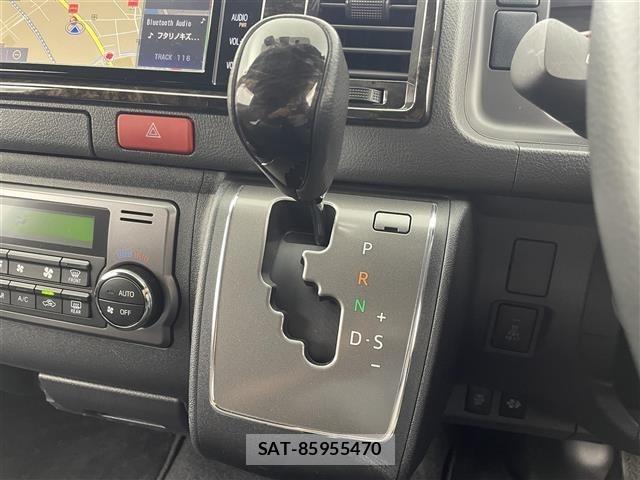 Toyota HIACE VAN 2020 8698111-23