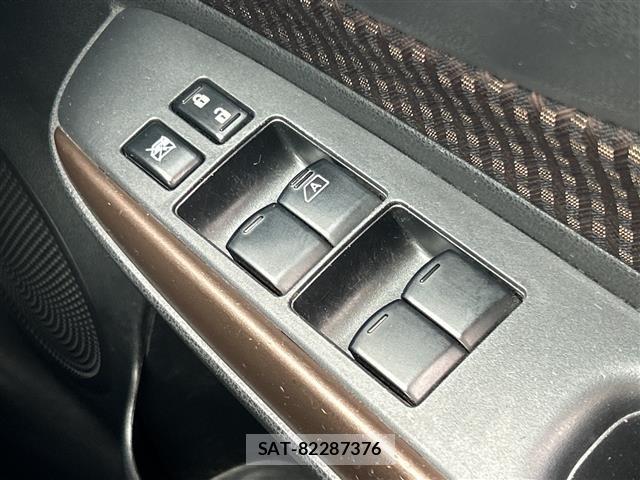 Nissan NOTE 2018 8912998-12