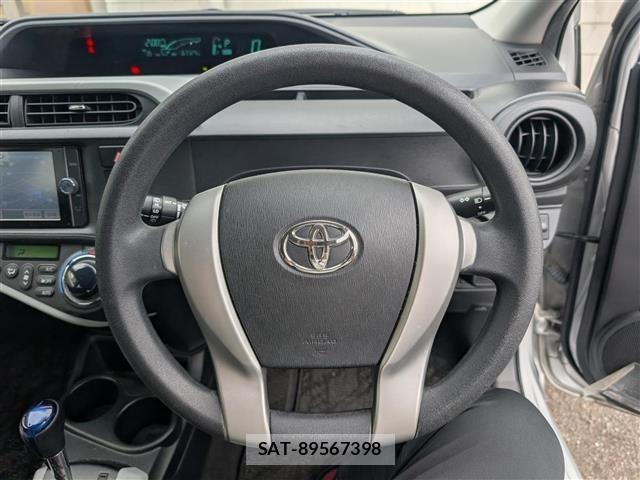Toyota AQUA 2013 8705754-12