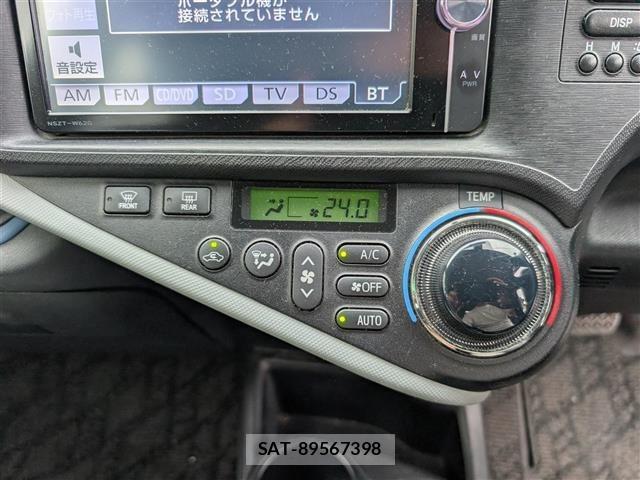 Toyota AQUA 2013 8705754-16