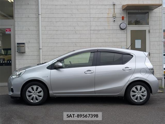 Toyota AQUA 2013 8705754-25