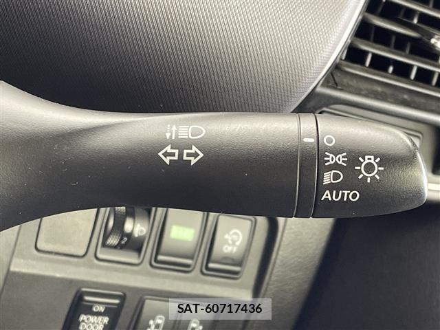 Nissan SERENA 2018 8927457-11