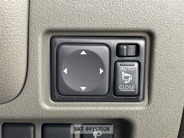 Nissan MARCH 2013 8915467-1