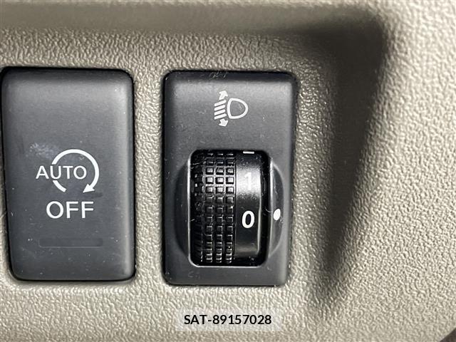 Nissan MARCH 2013 8915467-21