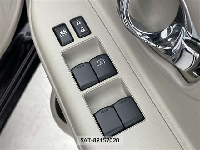 Nissan MARCH 2013 8915467-3
