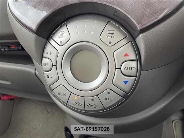 Nissan MARCH 2013 8915467-5