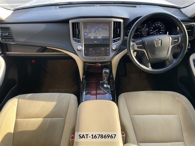 Toyota CROWN 2015 8680572-15