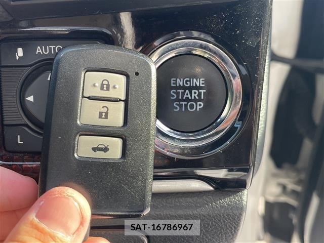 Toyota CROWN 2015 8680572-3