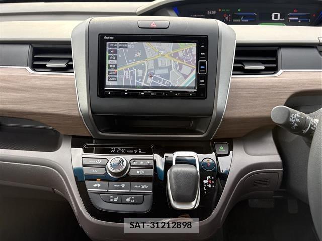 Honda FREED 2022 8684678-1