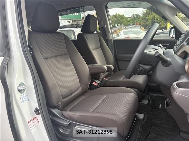 Honda FREED 2022 8684678-11