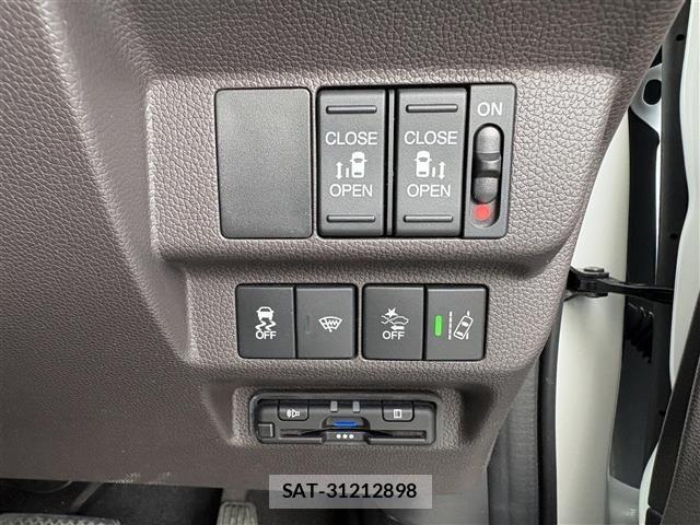Honda FREED 2022 8684678-25