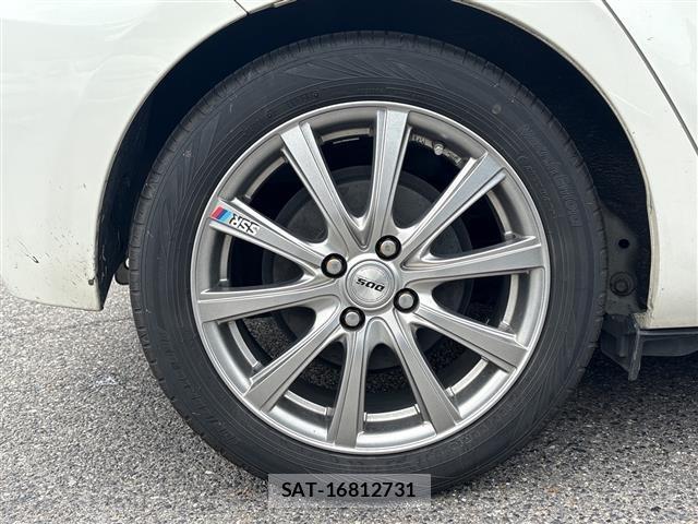 Toyota AQUA 2013 8705761-11