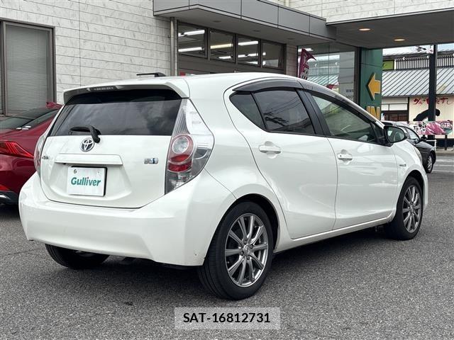Toyota AQUA 2013 8705761-9