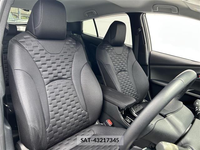 Toyota PRIUS PHV 2018 8692751-22