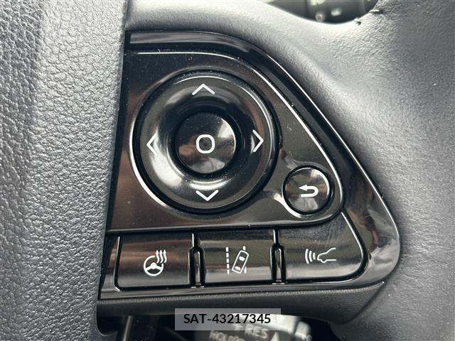 Toyota PRIUS PHV 2018 8692751-7